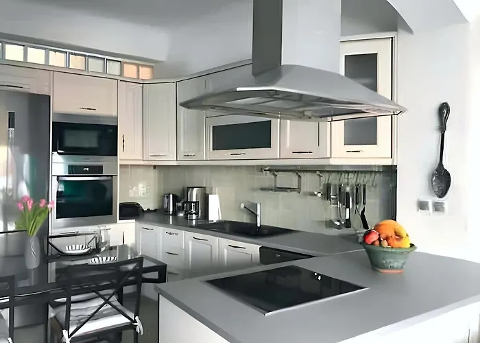 Rising Sun House Santorini * فِروستيفاني